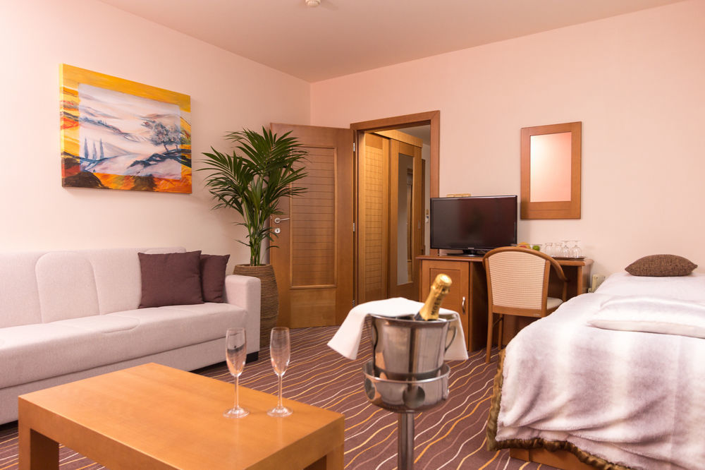 Kontakt Wellness Hotel Tatranská Lomnica Екстериор снимка
